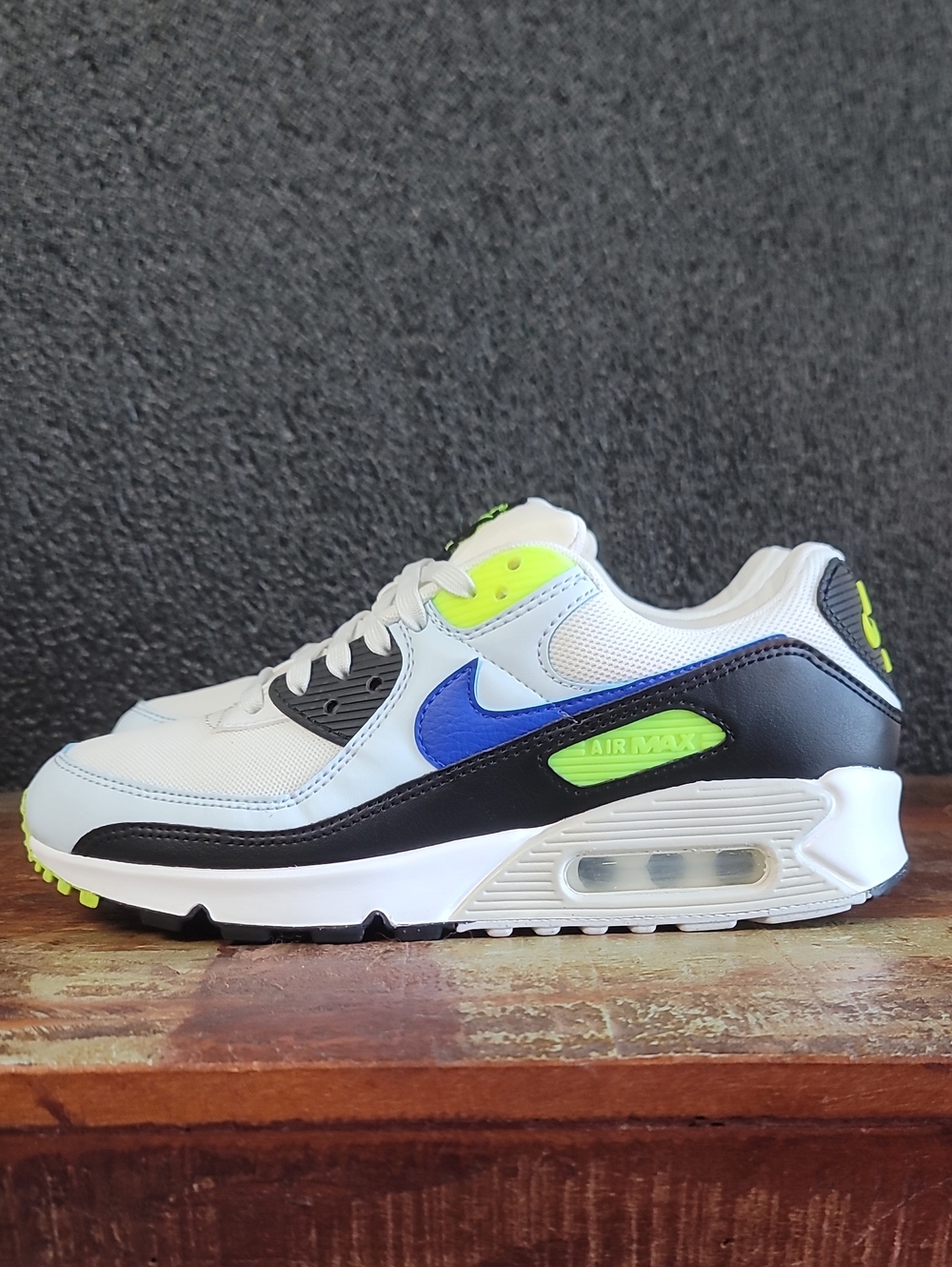 ๐ฅ Nike Air Max 90 ๐ฅ "White Blue Tint Volt" Wmns 9, Great Cond! Fast Shipping - Picture 2 of 12
